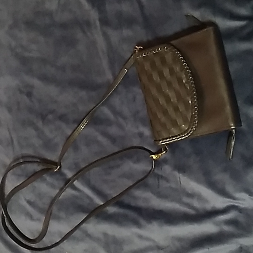 Trifold Purse with Adjustable Removable Shoulder Handle